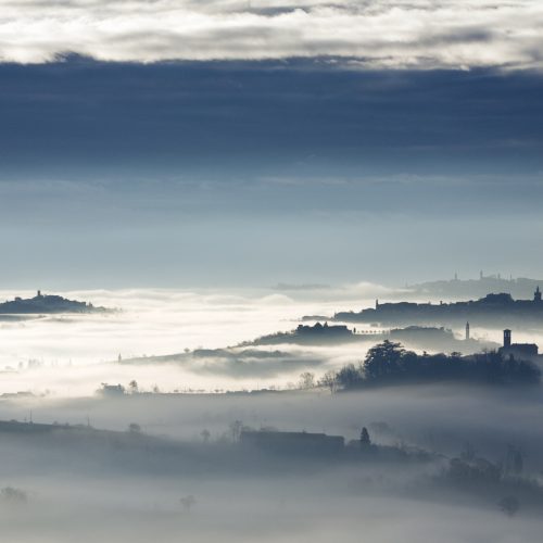 Mist at dawn. View east from the Madonna dei Monti hill, Ottiglio-Grazzano Badoglio. Monferrato, Piedmont, Italy